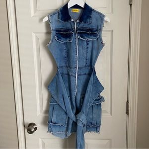 Womens/Junior Highlight Stretch Denim Look Sleeveless Romper with pockets Size S